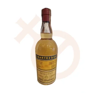 Botella de Chartreuse amarillo elaborado en Tarragona licor "Cumbre"