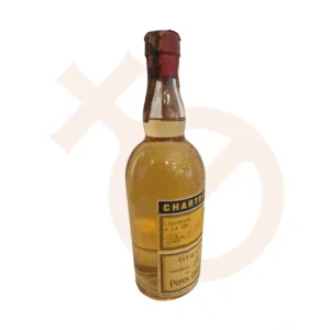 Botella de Chartreuse amarillo elaborado en Tarragona licor "Cumbre"