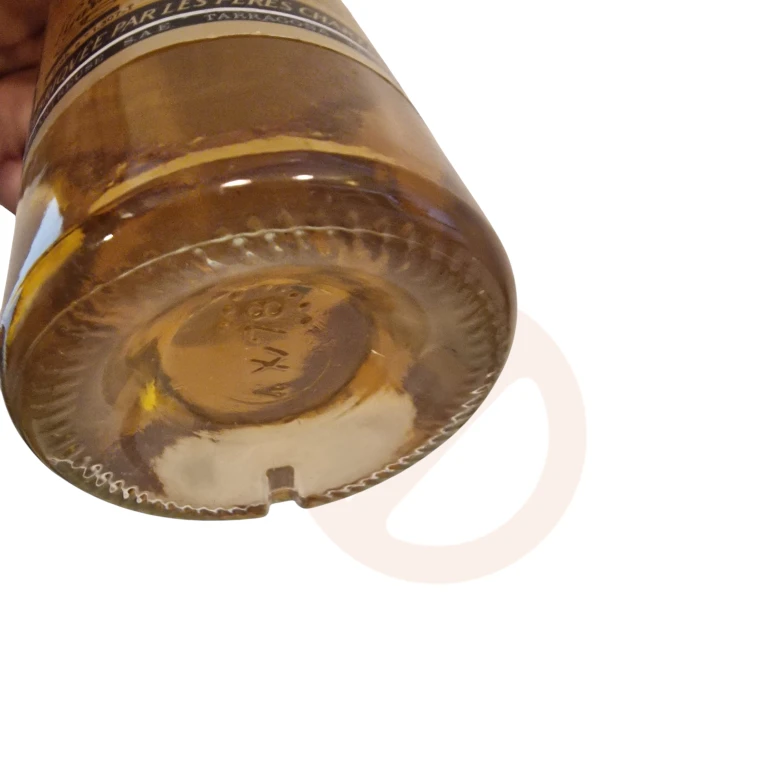 Botella de Chartreuse amarilla fabricada en Tarragona - Imagen 6